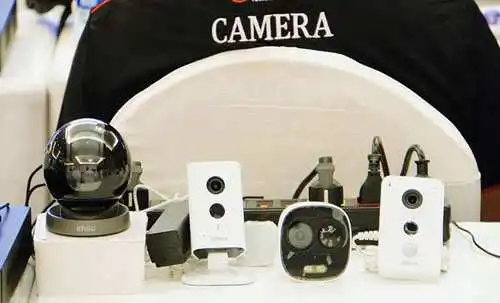 tư vấn lắp camera gia đình với 2 giải pháp tối ưu nhất hiện nay là: camera ip wifi & camera có dây. Trước tiên,